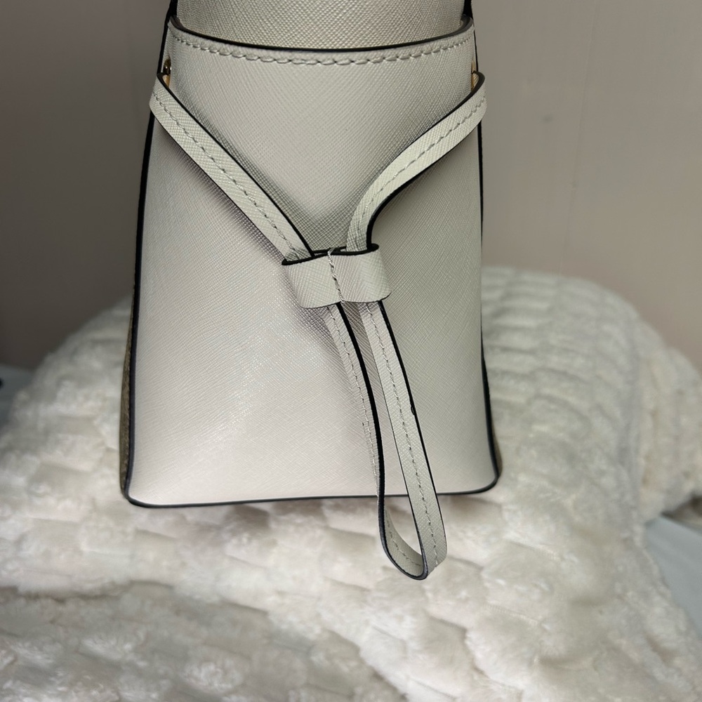 Michael Kors Gilly Miami Limited Edition Logo Tote NWOT - Picture 7 of 14